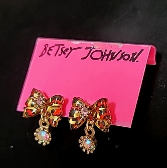 New Vintage! BETSEY JOHNSON Leaping Leopards Collection Bow Earrings. - Picture 3 of 6